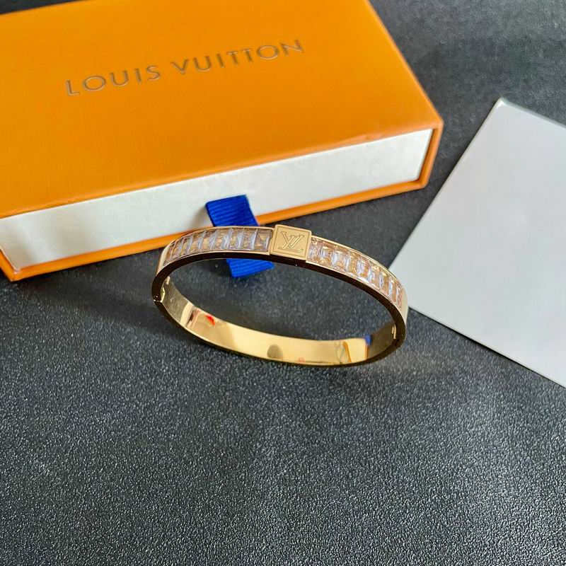 LV Bracelet 11yxx38
